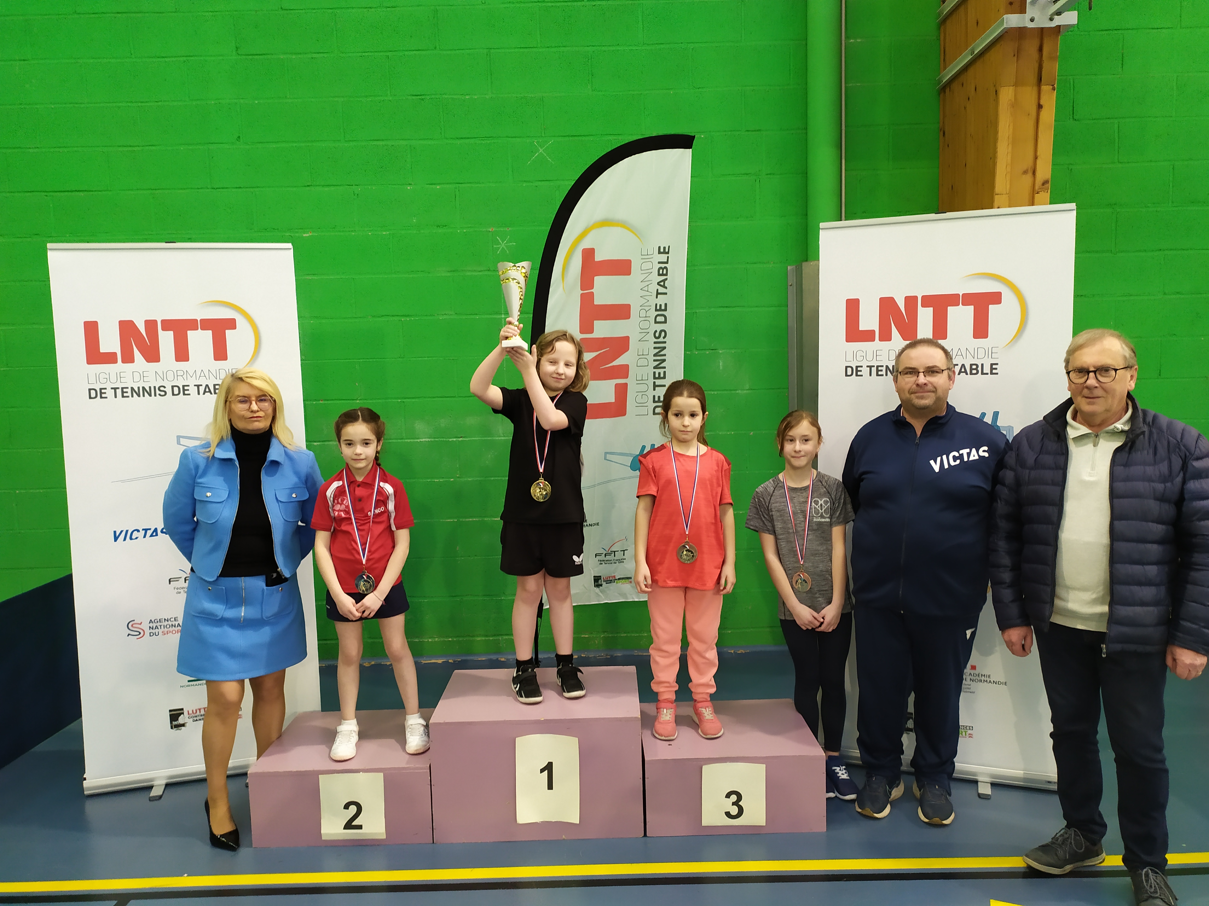 Podium poussines